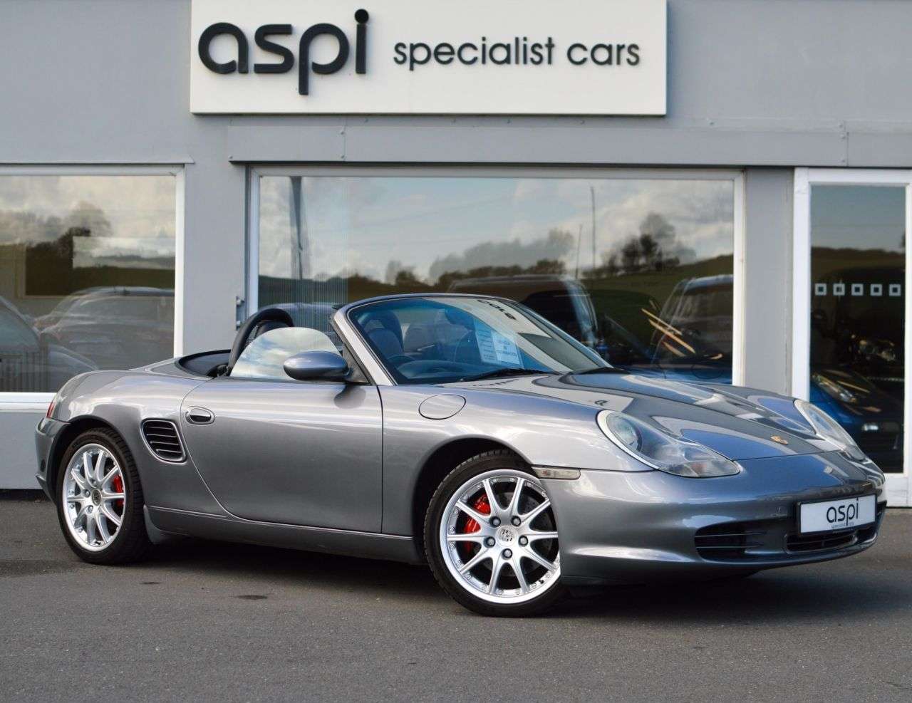 A 2004 PORSCHE BOXSTER 3.2 986 S Convertible 2dr Petrol Manual (255 g/km, 260 bhp) A 2004 PORSCHE BOXSTER 3.2 986 S Convertible 2dr Petrol Manual (255 g/km, 260 bhp)