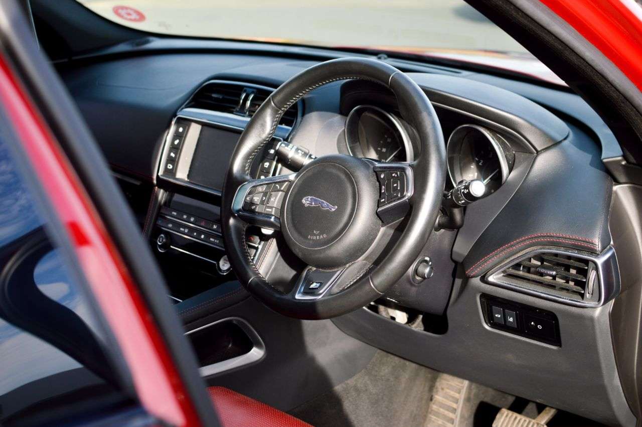 2017 JAGUAR F-PACE 2017 JAGUAR F-PACE