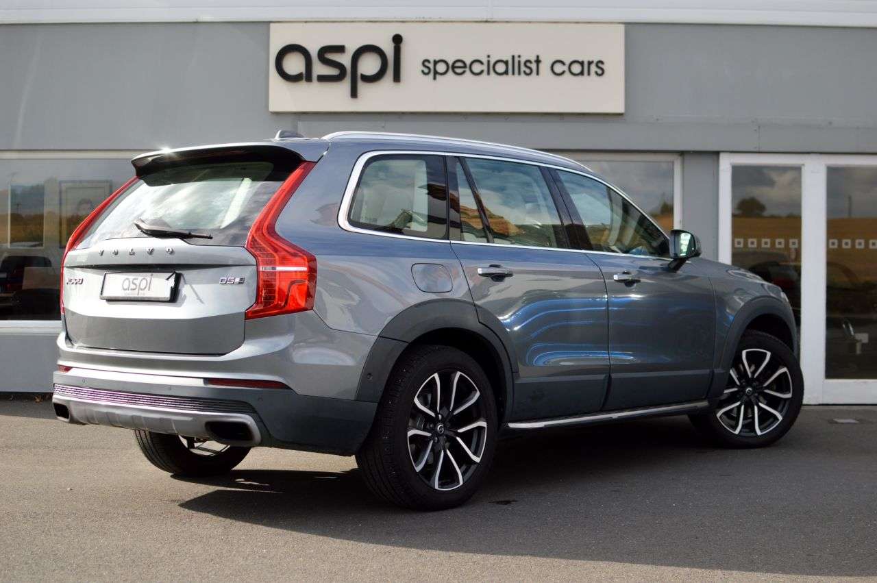 A 2015 VOLVO XC90 2.0 D5 Inscription SUV 5dr Diesel Geartronic 4WD Euro 6 (s/s) (225 ps) REAR A 2015 VOLVO XC90 2.0 D5 Inscription SUV 5dr Diesel Geartronic 4WD Euro 6 (s/s) (225 ps) REAR