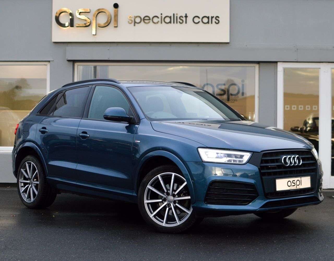A 2016 AUDI Q3 2.0 TFSI S line Plus SUV 5dr Petrol S Tronic quattro Euro 6 (s/s) (180 ps) A 2016 AUDI Q3 2.0 TFSI S line Plus SUV 5dr Petrol S Tronic quattro Euro 6 (s/s) (180 ps)