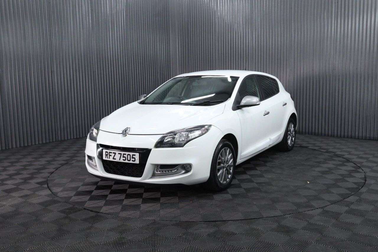 A 2014 RENAULT MEGANE 1.5 KNIGHT EDITION ENERGY DCI S/S 5d 110 BHP ONLY £20 ROAD TAX / PARKING SE A 2014 RENAULT MEGANE 1.5 KNIGHT EDITION ENERGY DCI S/S 5d 110 BHP ONLY £20 ROAD TAX / PARKING SE