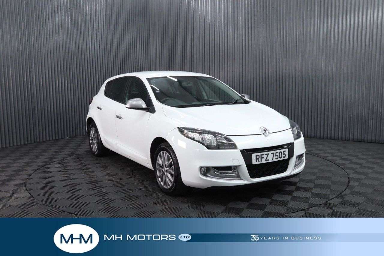 A 2014 RENAULT MEGANE 1.5 KNIGHT EDITION ENERGY DCI S/S 5d 110 BHP ONLY £20 ROAD TAX / PARKING SE A 2014 RENAULT MEGANE 1.5 KNIGHT EDITION ENERGY DCI S/S 5d 110 BHP ONLY £20 ROAD TAX / PARKING SE