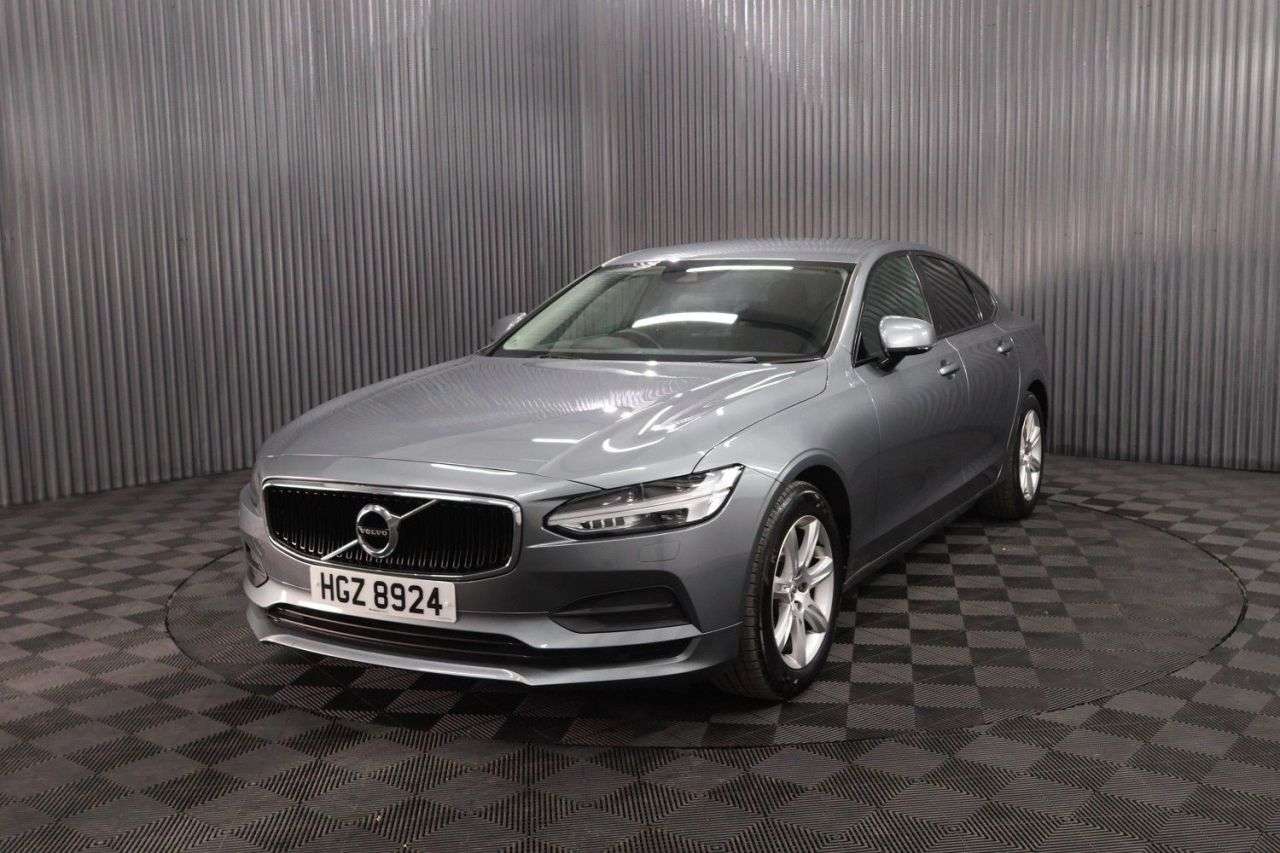 A 2017 VOLVO S90 2.0 D4 Momentum Saloon 4dr Diesel Auto Euro 6 (s/s) (190 ps) FULL SERVICE H A 2017 VOLVO S90 2.0 D4 Momentum Saloon 4dr Diesel Auto Euro 6 (s/s) (190 ps) FULL SERVICE H