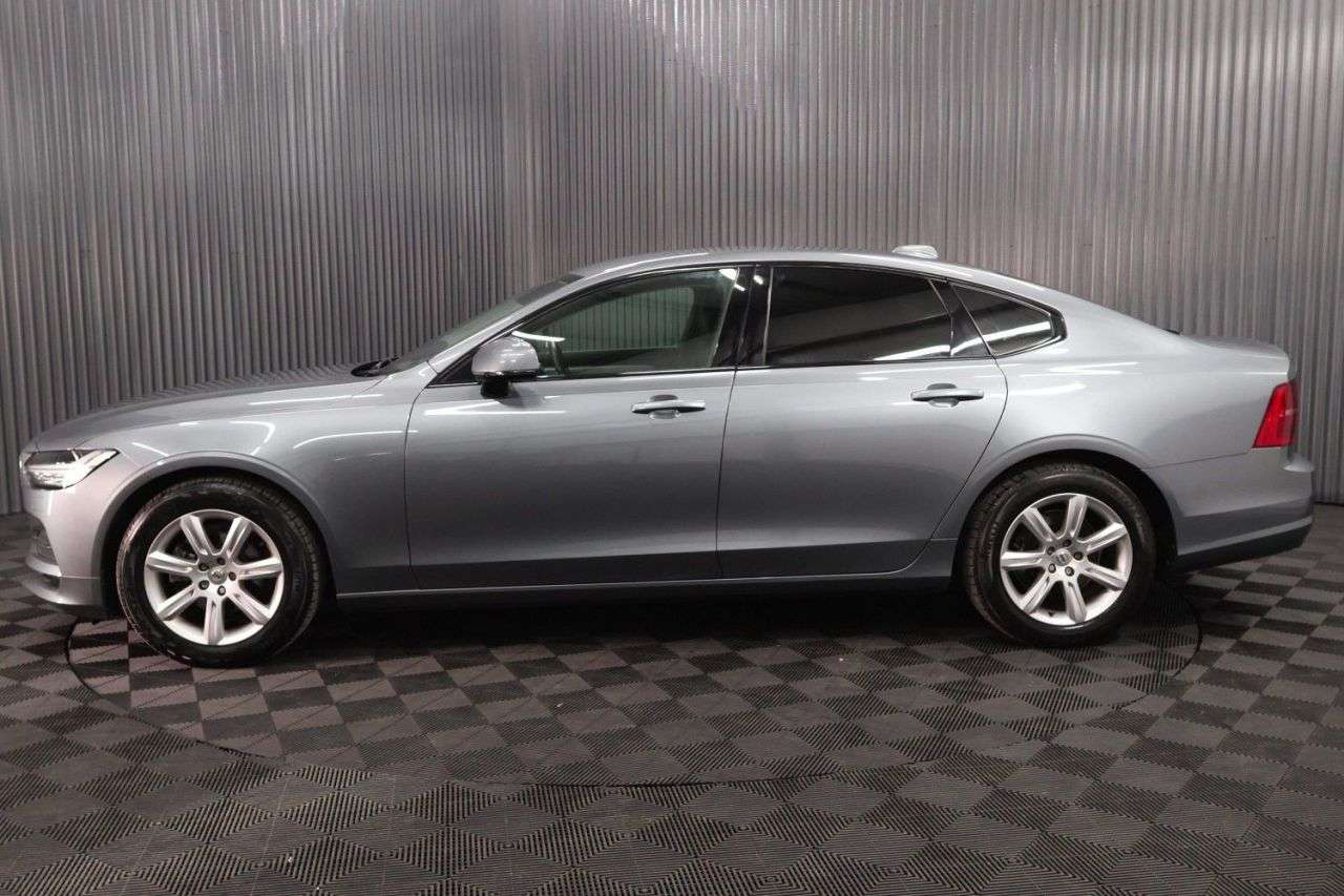 2017 VOLVO S90 2017 VOLVO S90
