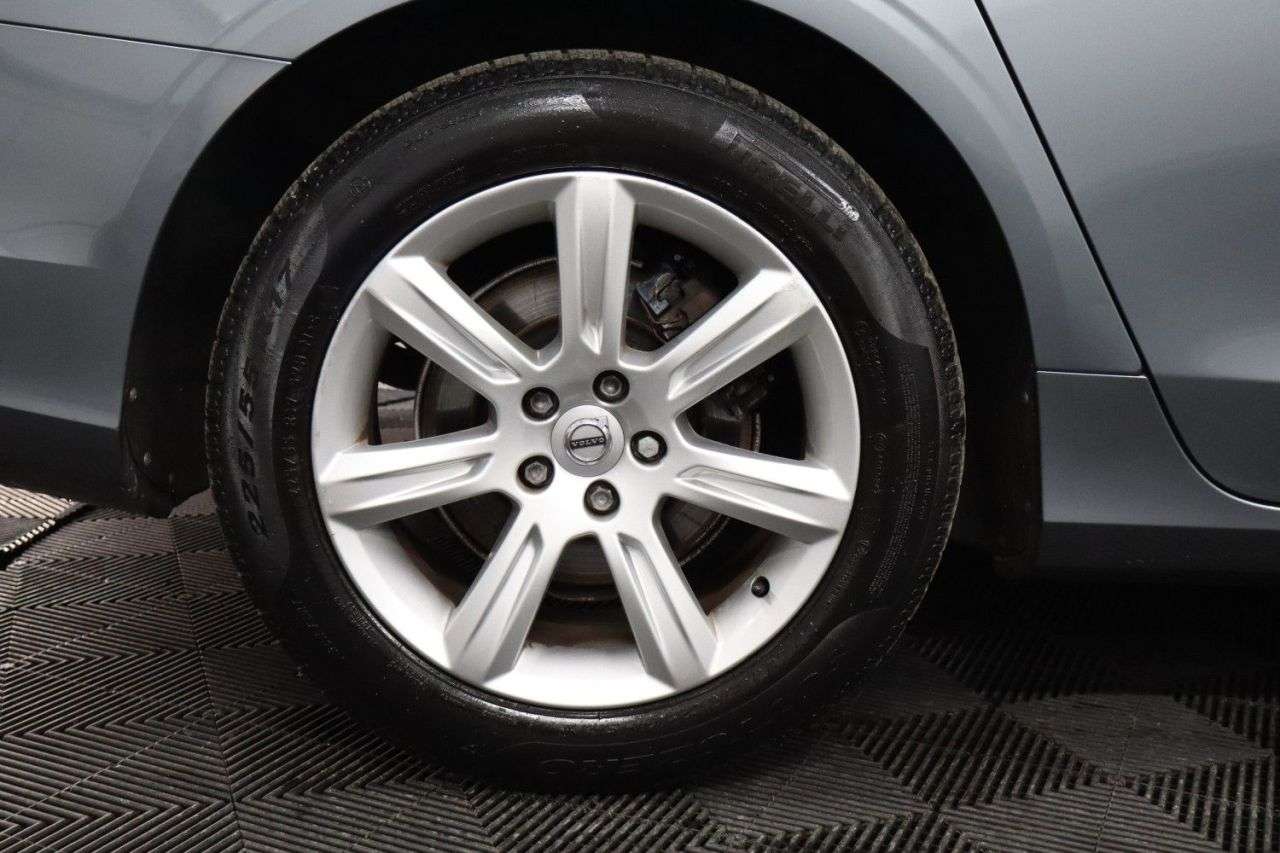 2017 VOLVO S90 2017 VOLVO S90