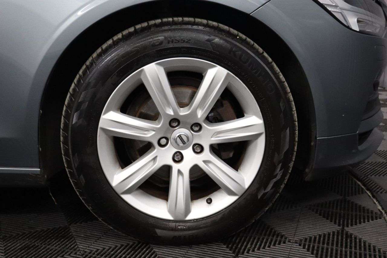 2017 VOLVO S90 2017 VOLVO S90