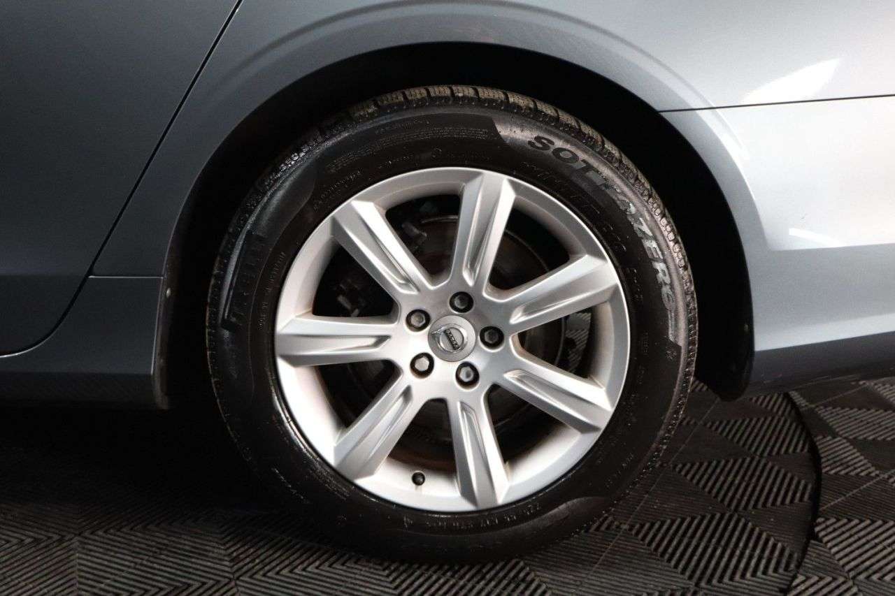 2017 VOLVO S90 2017 VOLVO S90