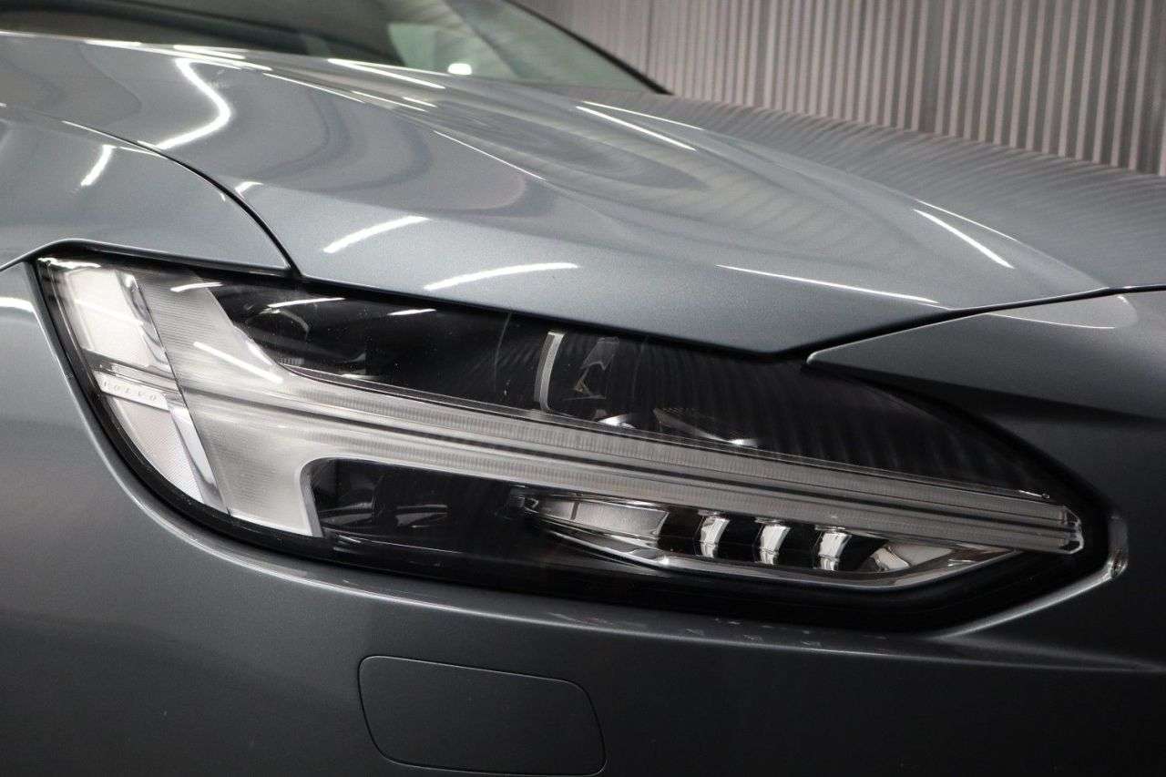 2017 VOLVO S90 2017 VOLVO S90