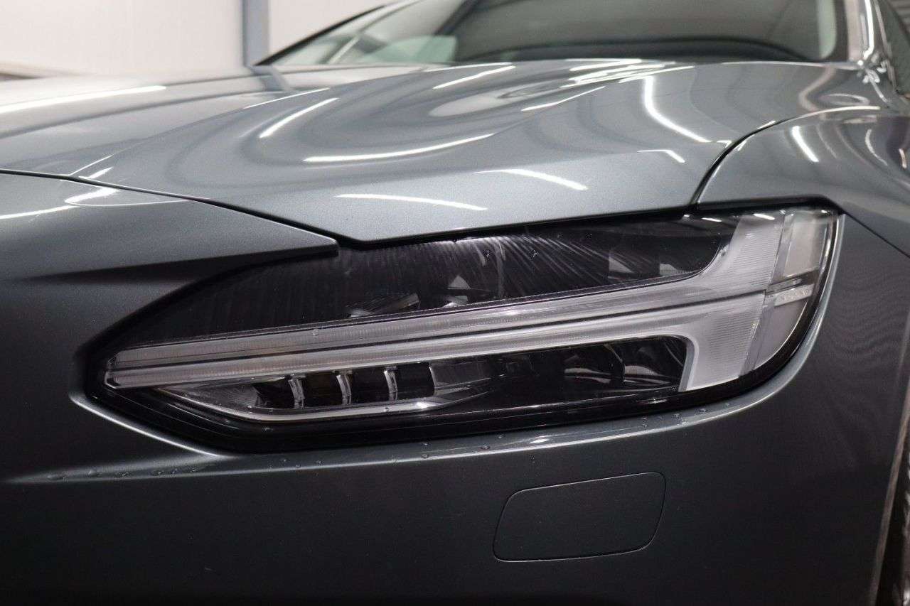 2017 VOLVO S90 2017 VOLVO S90