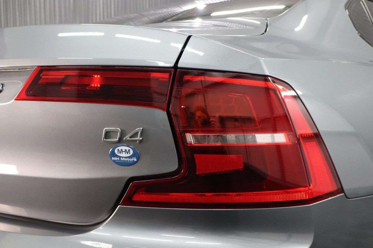 2017 VOLVO S90 2017 VOLVO S90