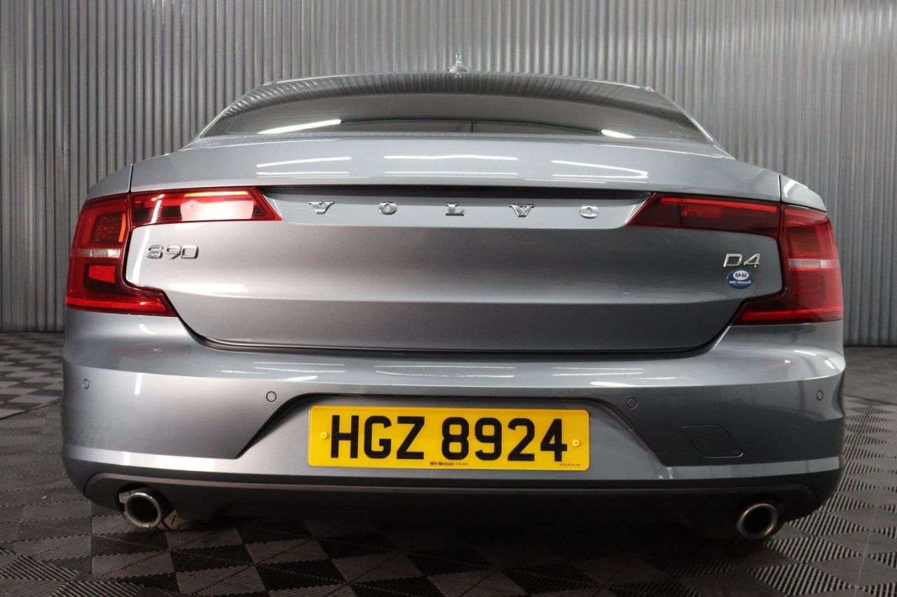 2017 VOLVO S90 2017 VOLVO S90