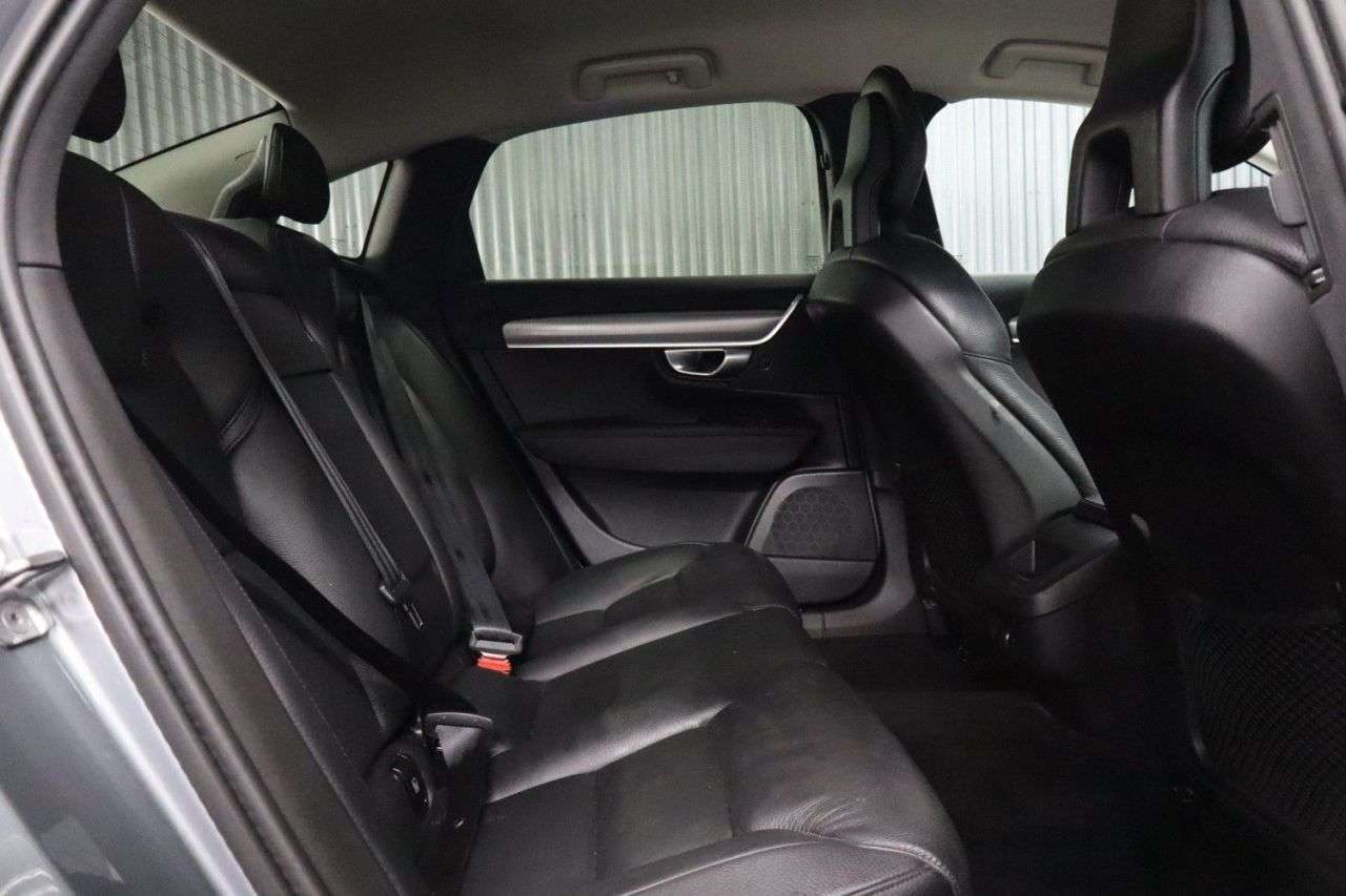 2017 VOLVO S90 2017 VOLVO S90