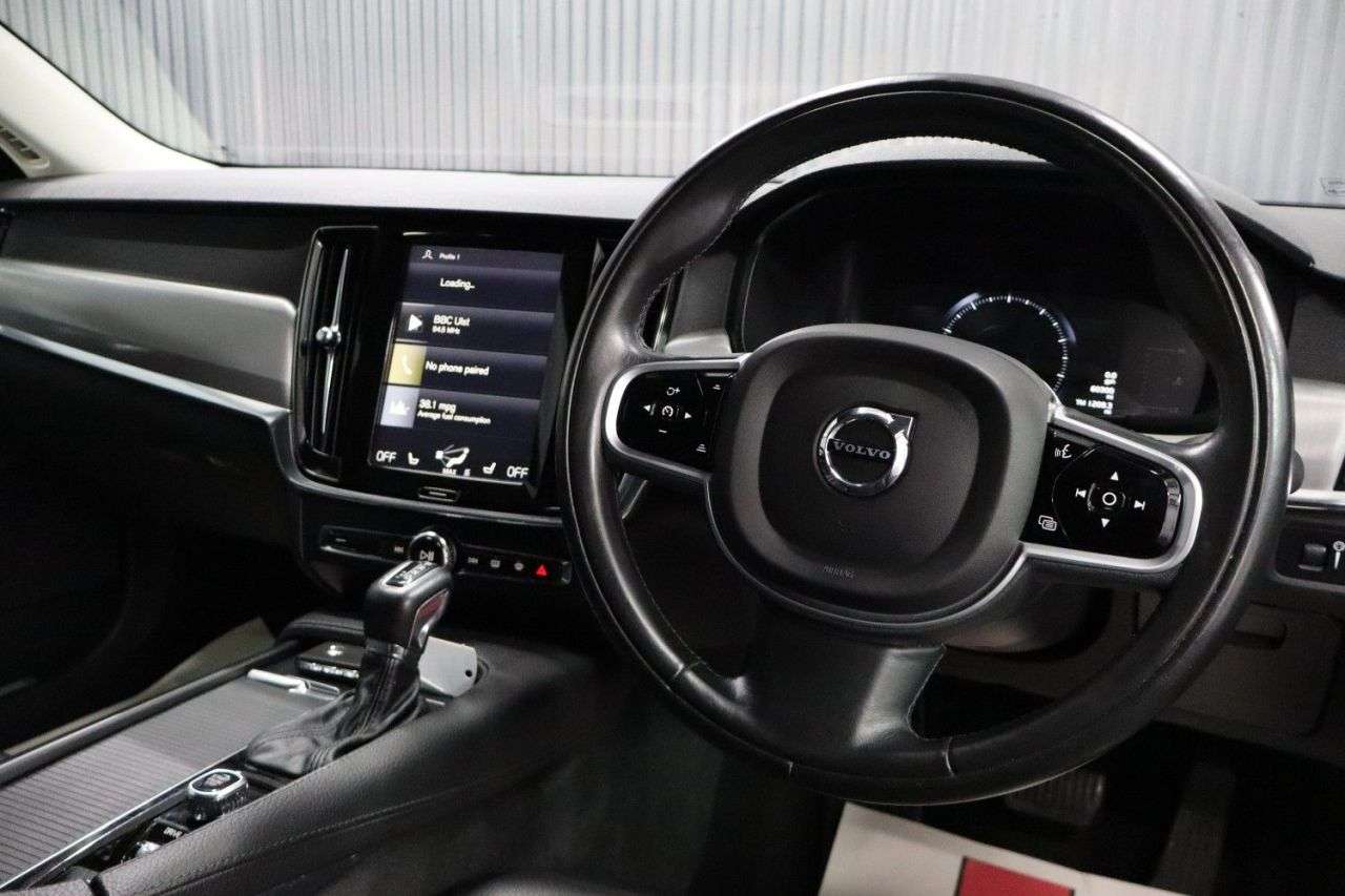 2017 VOLVO S90 2017 VOLVO S90