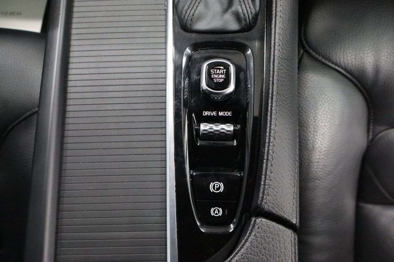 2017 VOLVO S90 2017 VOLVO S90