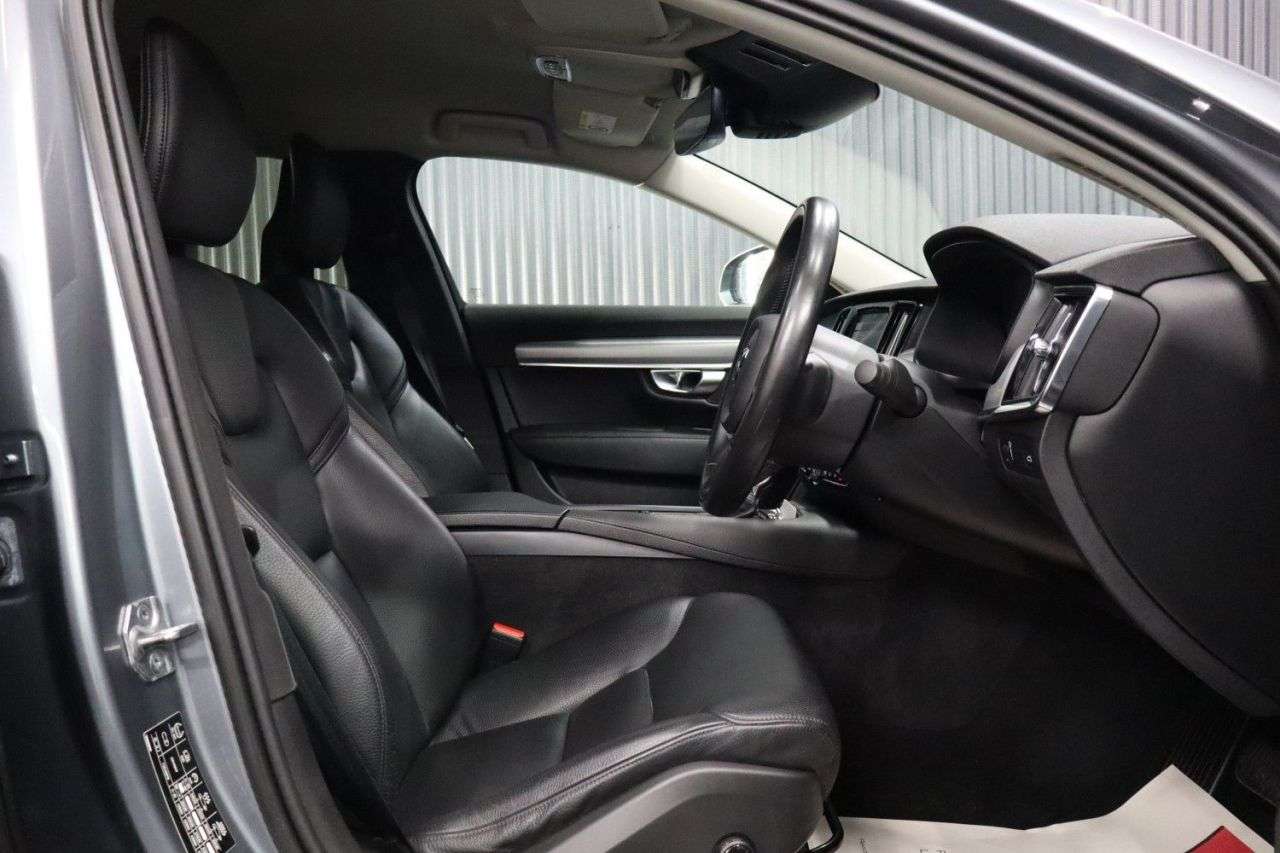 2017 VOLVO S90 2017 VOLVO S90