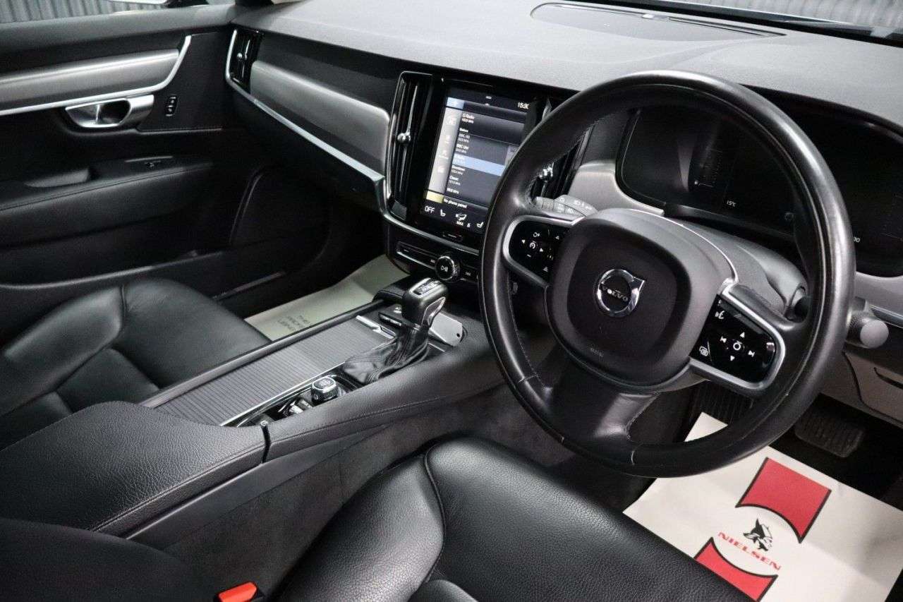 2017 VOLVO S90 2017 VOLVO S90