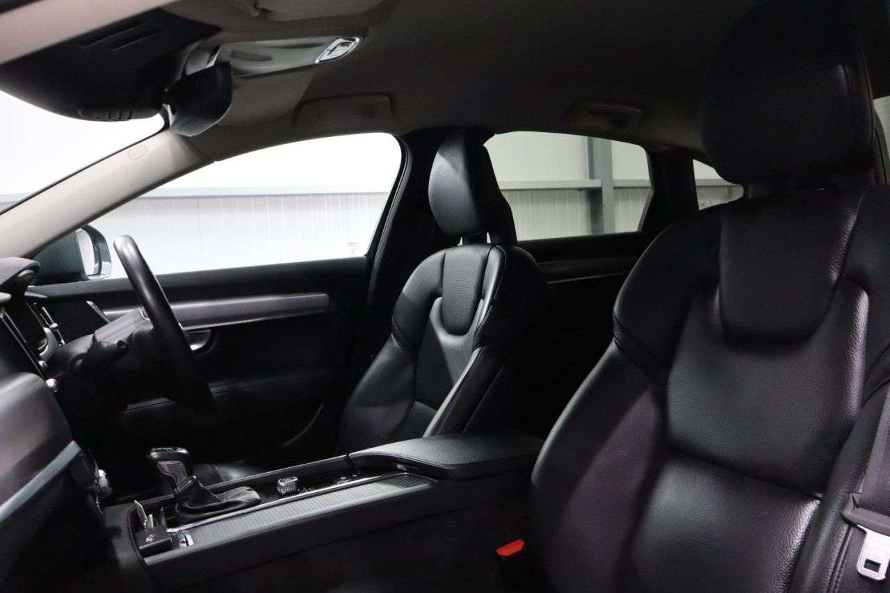 2017 VOLVO S90 2017 VOLVO S90