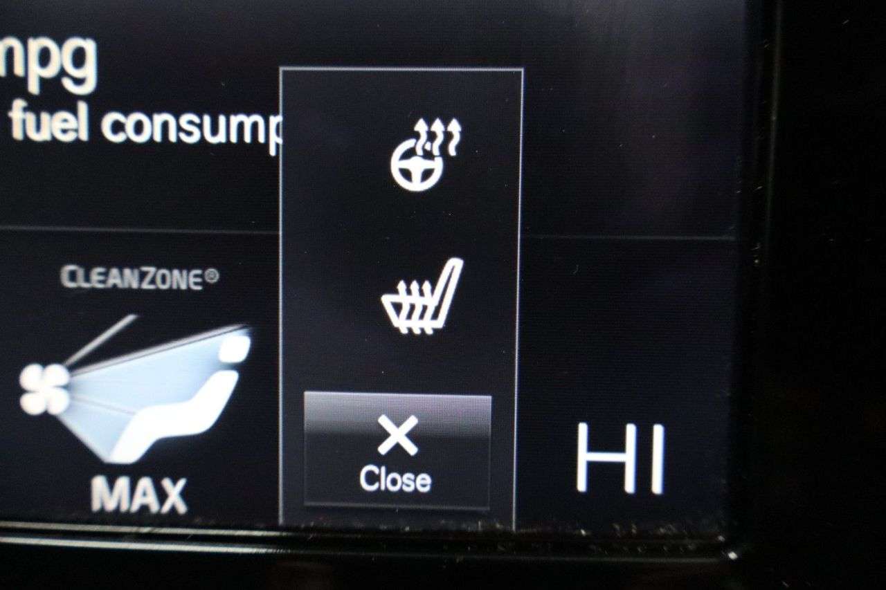 2017 VOLVO S90 2017 VOLVO S90