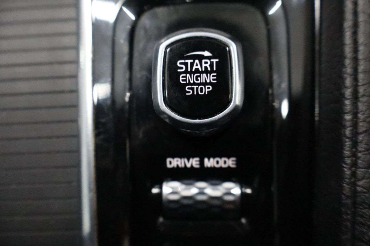 2017 VOLVO S90 2017 VOLVO S90