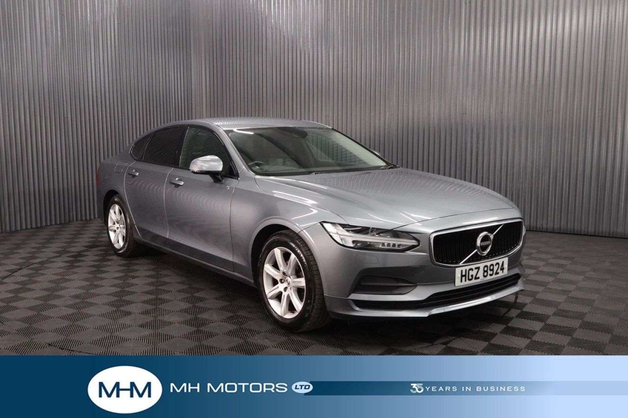 A 2017 VOLVO S90 2.0 D4 Momentum Saloon 4dr Diesel Auto Euro 6 (s/s) (190 ps) FULL SERVICE H A 2017 VOLVO S90 2.0 D4 Momentum Saloon 4dr Diesel Auto Euro 6 (s/s) (190 ps) FULL SERVICE H