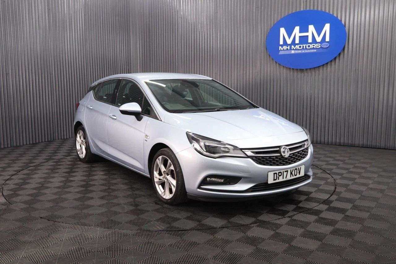 A 2017 VAUXHALL ASTRA 1.4i SRi Hatchback 5dr Petrol Manual Euro 6 (100 ps) GOOD SERVICE HISTORY / A 2017 VAUXHALL ASTRA 1.4i SRi Hatchback 5dr Petrol Manual Euro 6 (100 ps) GOOD SERVICE HISTORY /