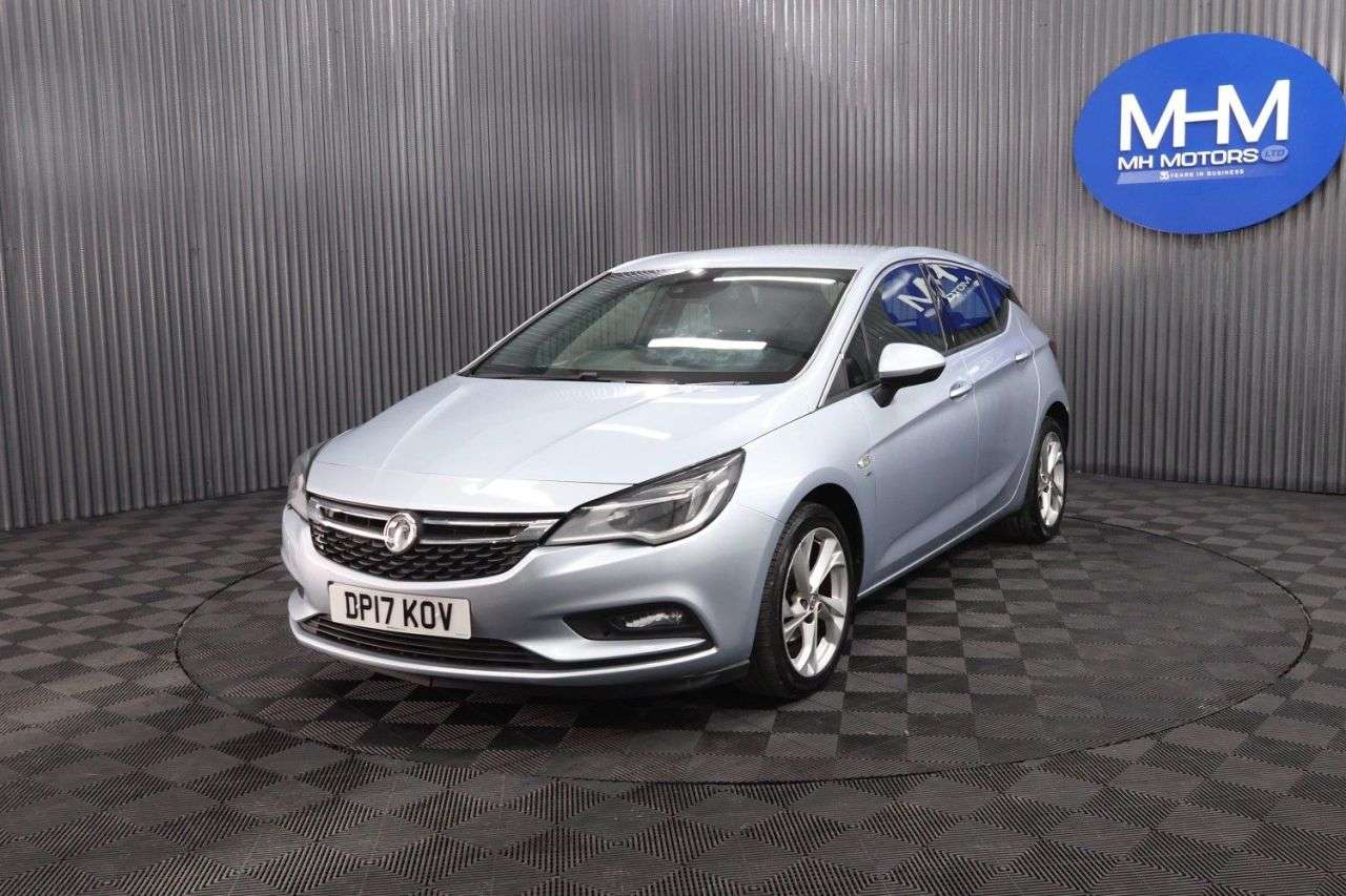A 2017 VAUXHALL ASTRA 1.4i SRi Hatchback 5dr Petrol Manual Euro 6 (100 ps) GOOD SERVICE HISTORY / A 2017 VAUXHALL ASTRA 1.4i SRi Hatchback 5dr Petrol Manual Euro 6 (100 ps) GOOD SERVICE HISTORY /