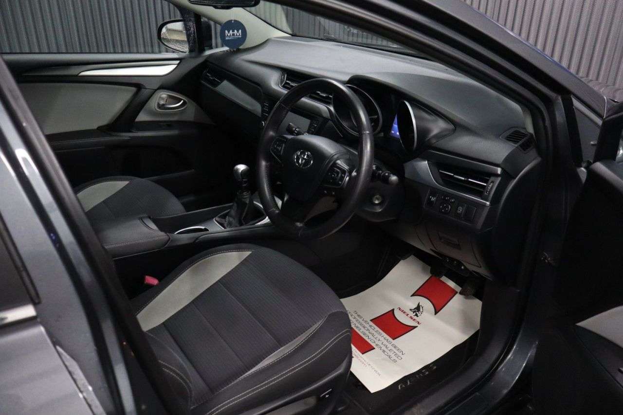 2017 TOYOTA AVENSIS 2017 TOYOTA AVENSIS