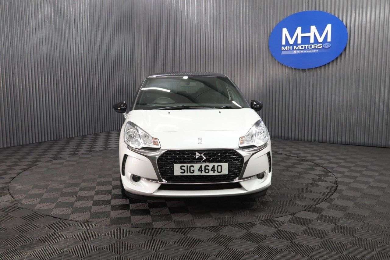 A 2017 DS AUTOMOBILES DS 3 1.6 BlueHDi Elegance Hatchback 3dr Diesel Manual Euro 6 (s/s) (100 ps) ONLY A 2017 DS AUTOMOBILES DS 3 1.6 BlueHDi Elegance Hatchback 3dr Diesel Manual Euro 6 (s/s) (100 ps) ONLY