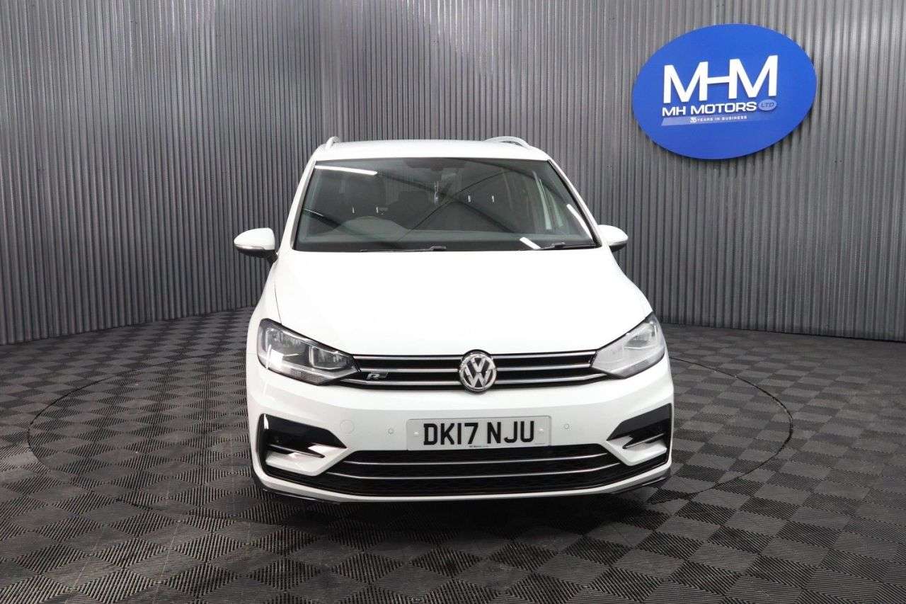 A 2017 VOLKSWAGEN TOURAN 2.0 TDI BlueMotion Tech R-Line MPV 5dr Diesel Manual Euro 6 (s/s) (150 ps) A 2017 VOLKSWAGEN TOURAN 2.0 TDI BlueMotion Tech R-Line MPV 5dr Diesel Manual Euro 6 (s/s) (150 ps)