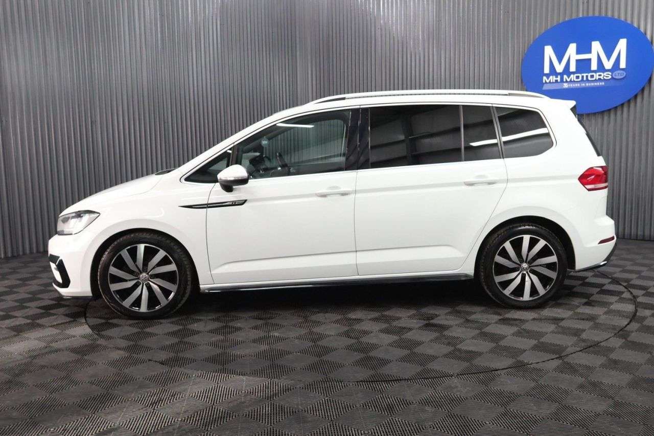 2017 VOLKSWAGEN TOURAN 2017 VOLKSWAGEN TOURAN