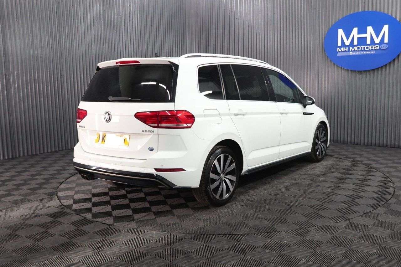 2017 VOLKSWAGEN TOURAN 2017 VOLKSWAGEN TOURAN
