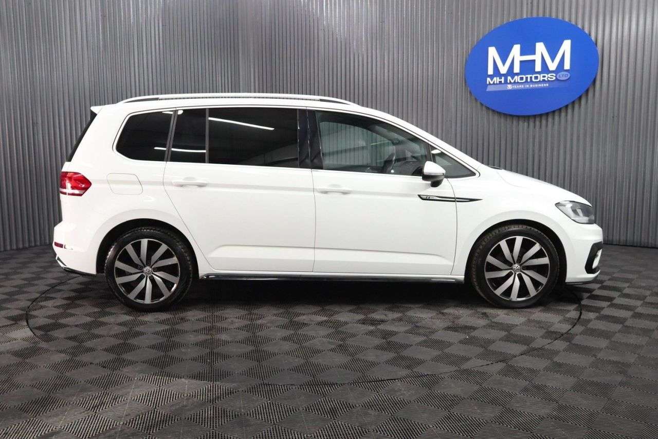 2017 VOLKSWAGEN TOURAN 2017 VOLKSWAGEN TOURAN