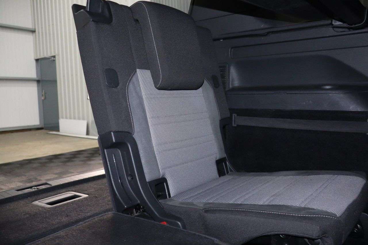 2017 VOLKSWAGEN TOURAN 2017 VOLKSWAGEN TOURAN