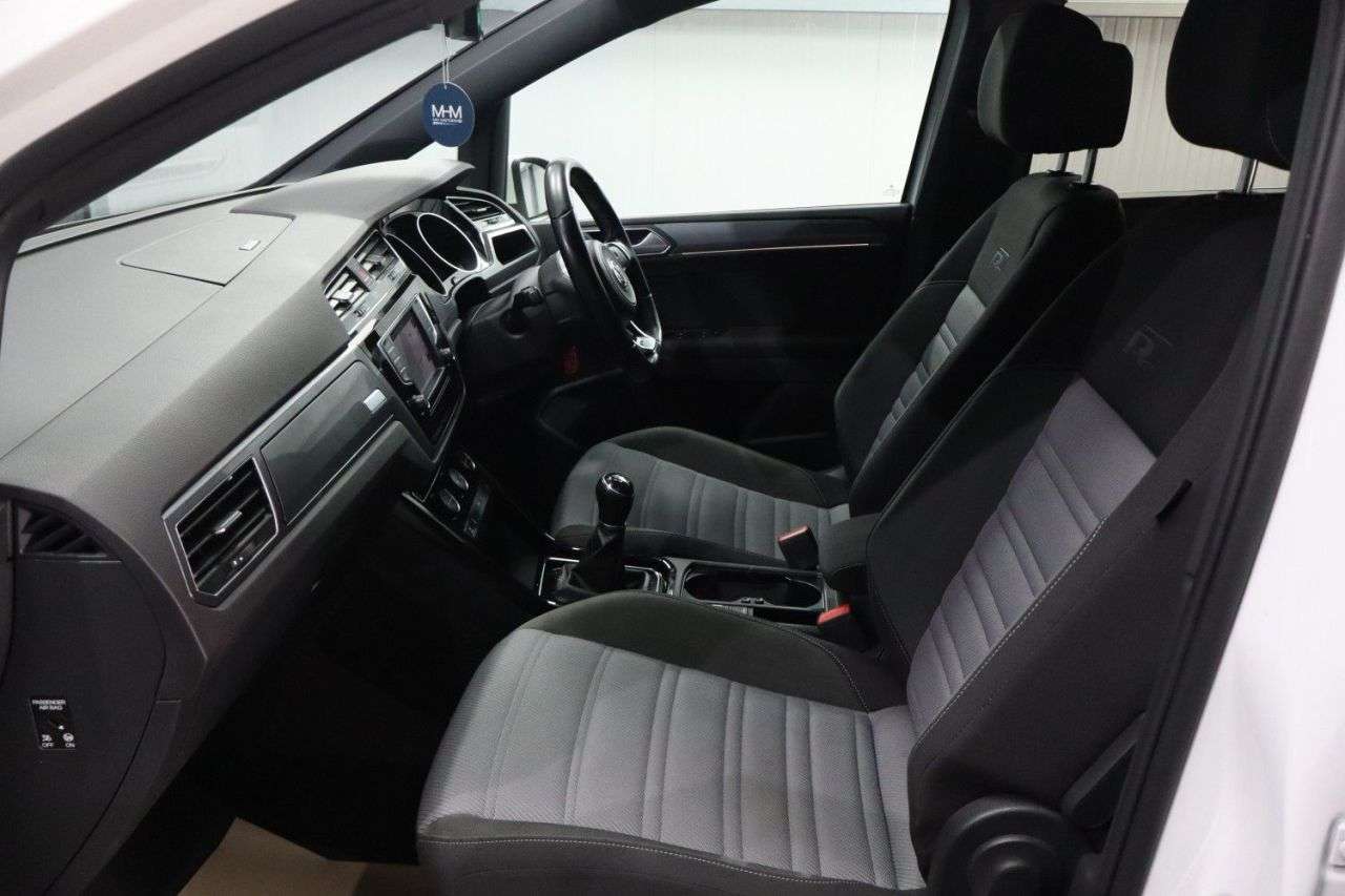 2017 VOLKSWAGEN TOURAN 2017 VOLKSWAGEN TOURAN