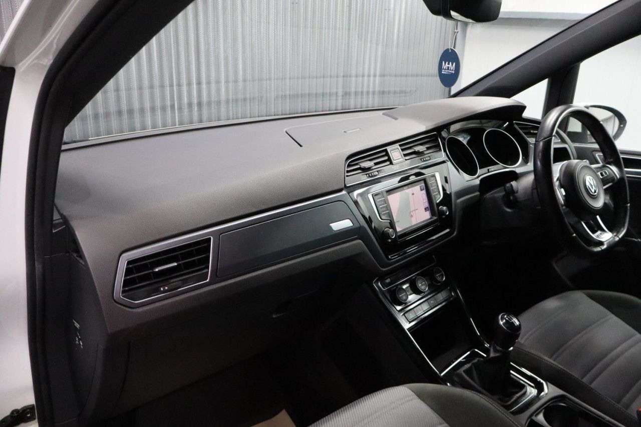 2017 VOLKSWAGEN TOURAN 2017 VOLKSWAGEN TOURAN