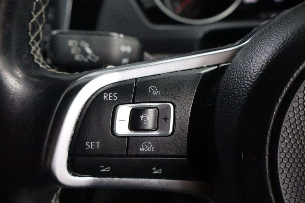 2017 VOLKSWAGEN TOURAN 2017 VOLKSWAGEN TOURAN