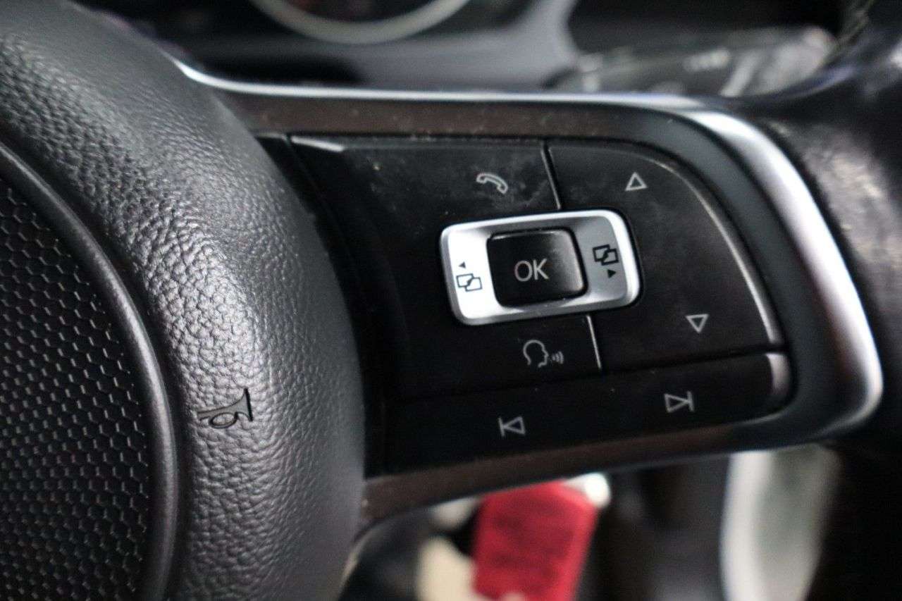 2017 VOLKSWAGEN TOURAN 2017 VOLKSWAGEN TOURAN