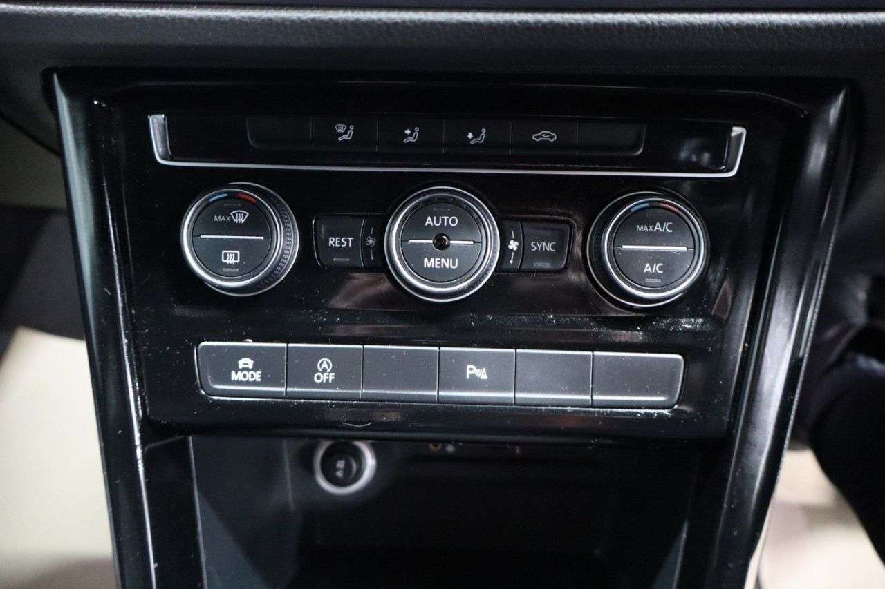 2017 VOLKSWAGEN TOURAN 2017 VOLKSWAGEN TOURAN