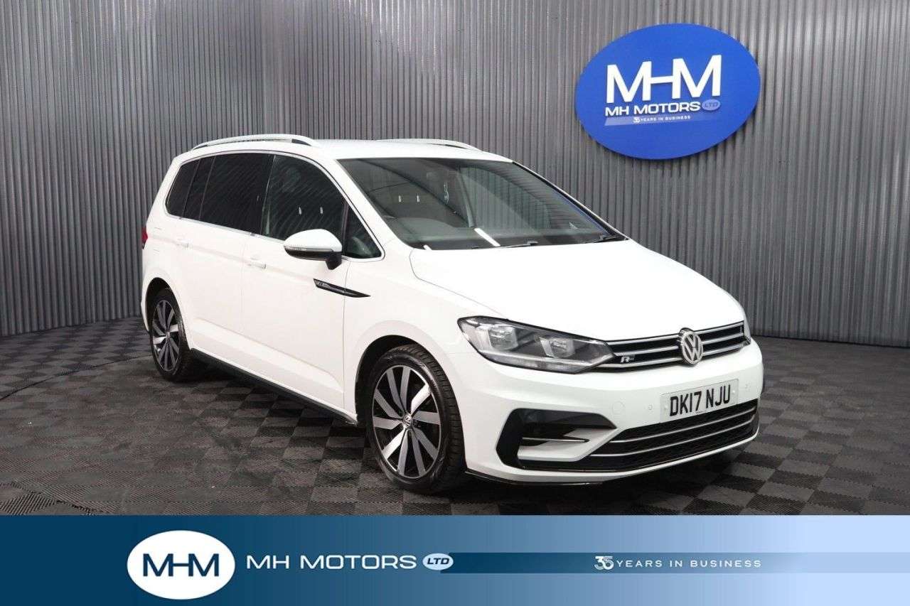 A 2017 VOLKSWAGEN TOURAN 2.0 TDI BlueMotion Tech R-Line MPV 5dr Diesel Manual Euro 6 (s/s) (150 ps) A 2017 VOLKSWAGEN TOURAN 2.0 TDI BlueMotion Tech R-Line MPV 5dr Diesel Manual Euro 6 (s/s) (150 ps)