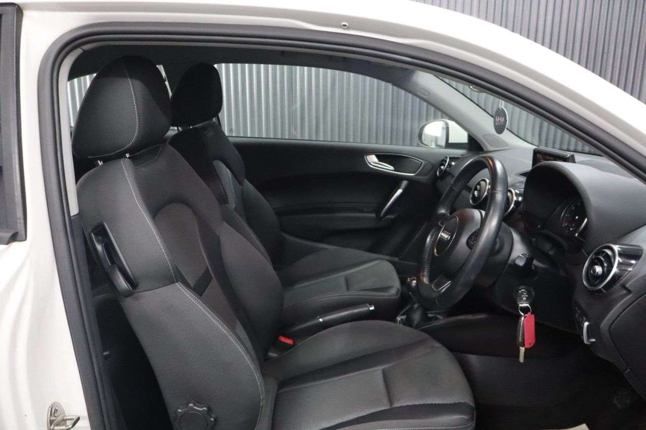 2017 AUDI A1 2017 AUDI A1