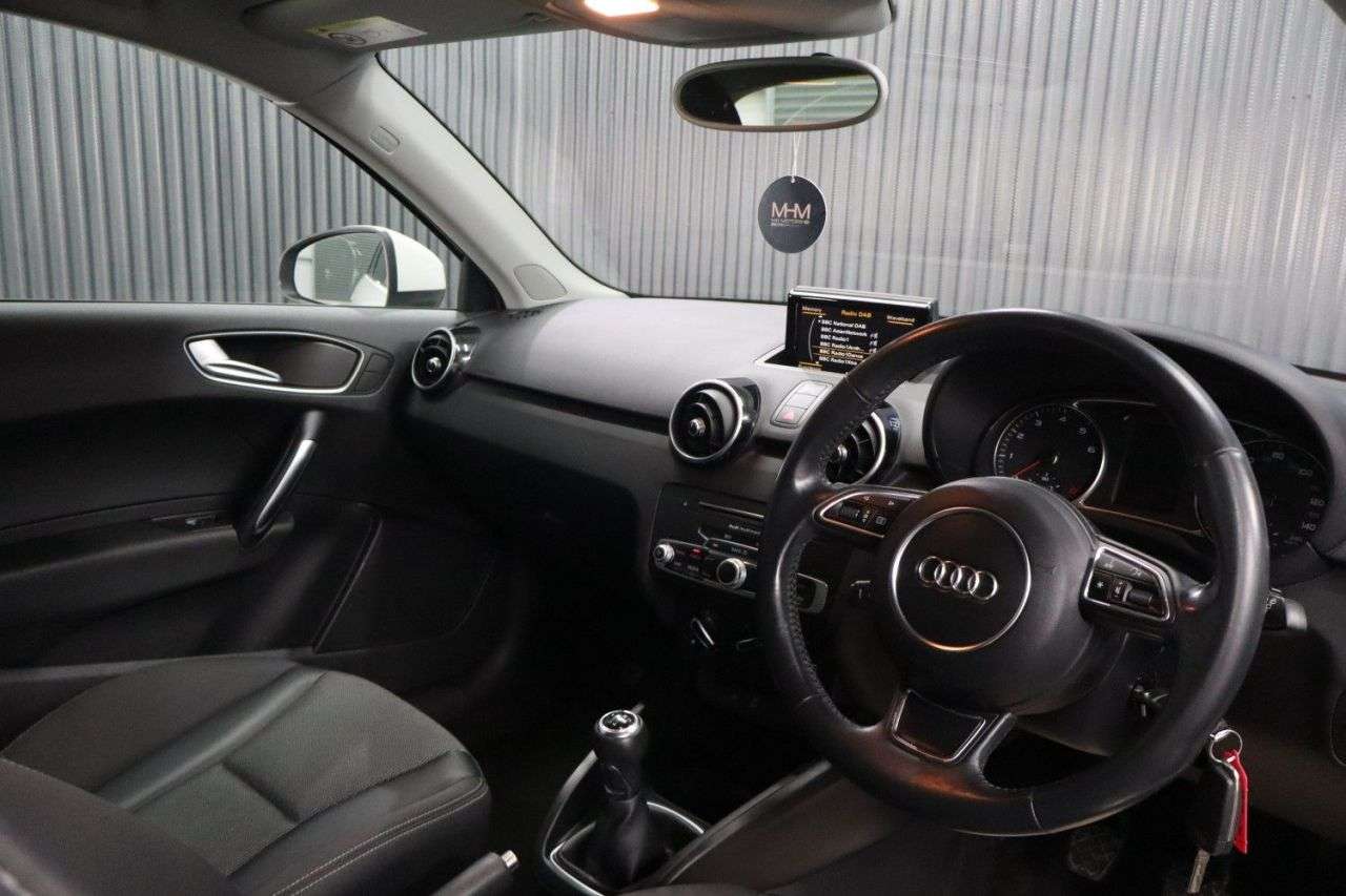 2017 AUDI A1 2017 AUDI A1