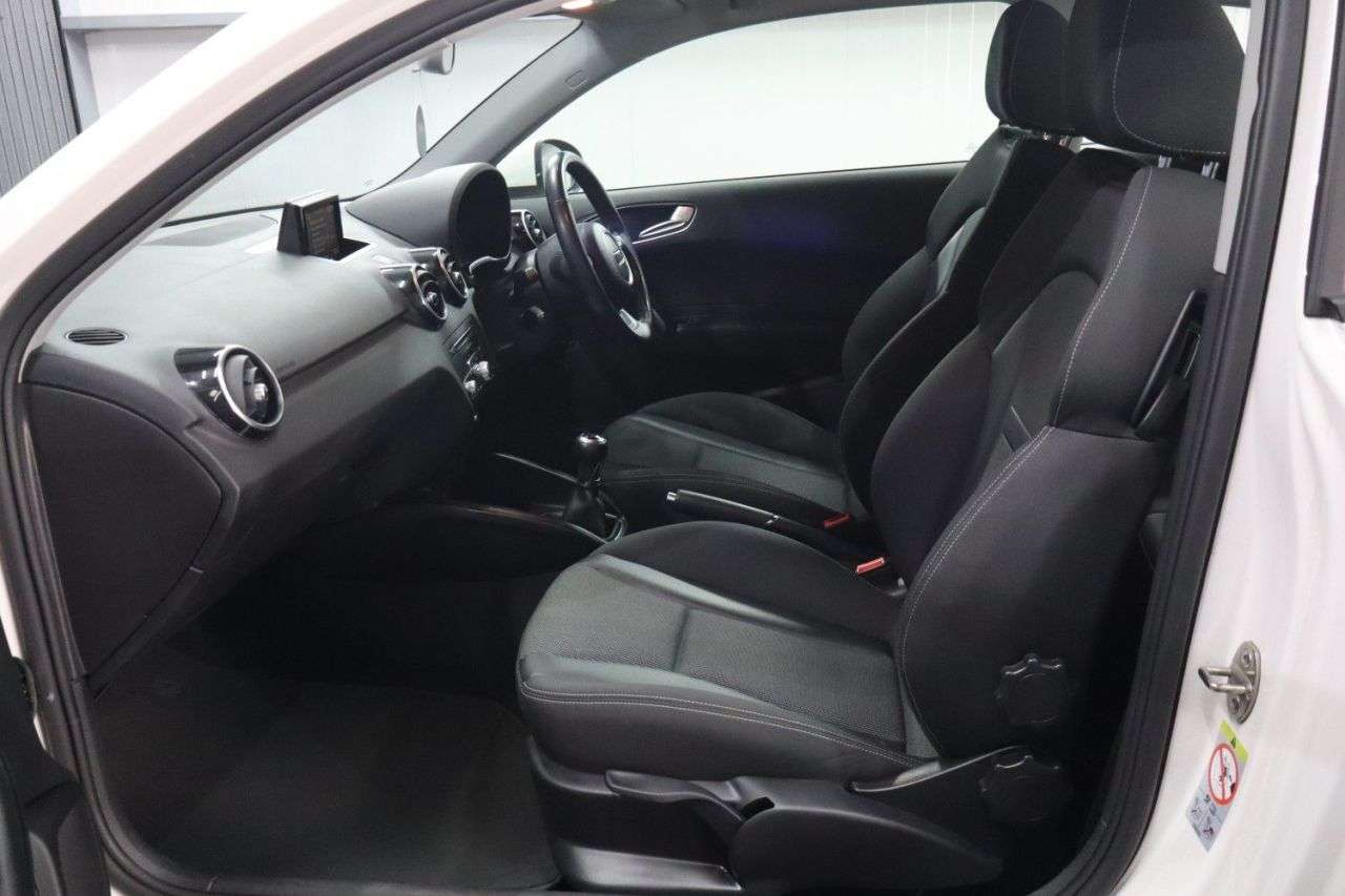 2017 AUDI A1 2017 AUDI A1