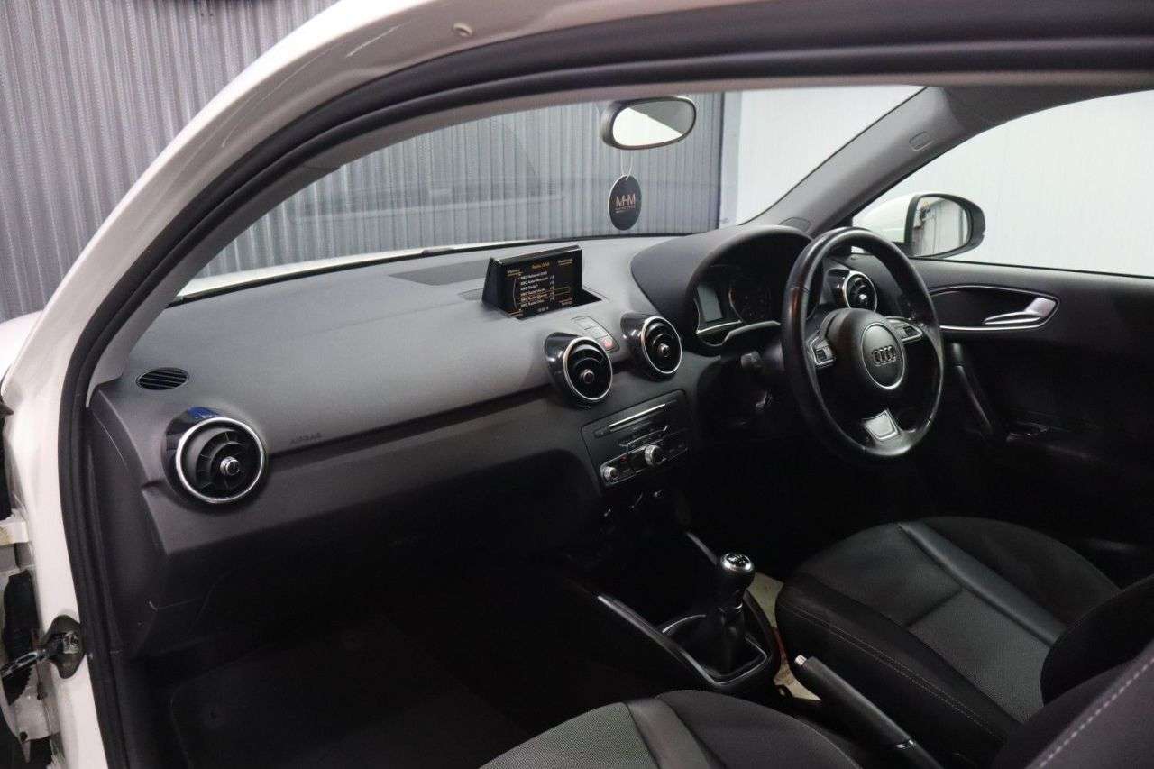 2017 AUDI A1 2017 AUDI A1