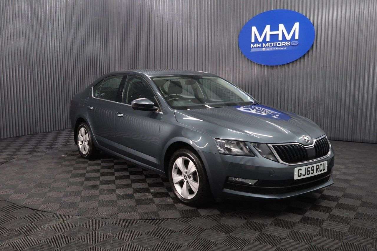 A 2019 SKODA OCTAVIA 1.6 TDI SCR SE Technology Hatchback 5dr Diesel DSG Euro 6 (s/s) (115 ps) LO A 2019 SKODA OCTAVIA 1.6 TDI SCR SE Technology Hatchback 5dr Diesel DSG Euro 6 (s/s) (115 ps) LO