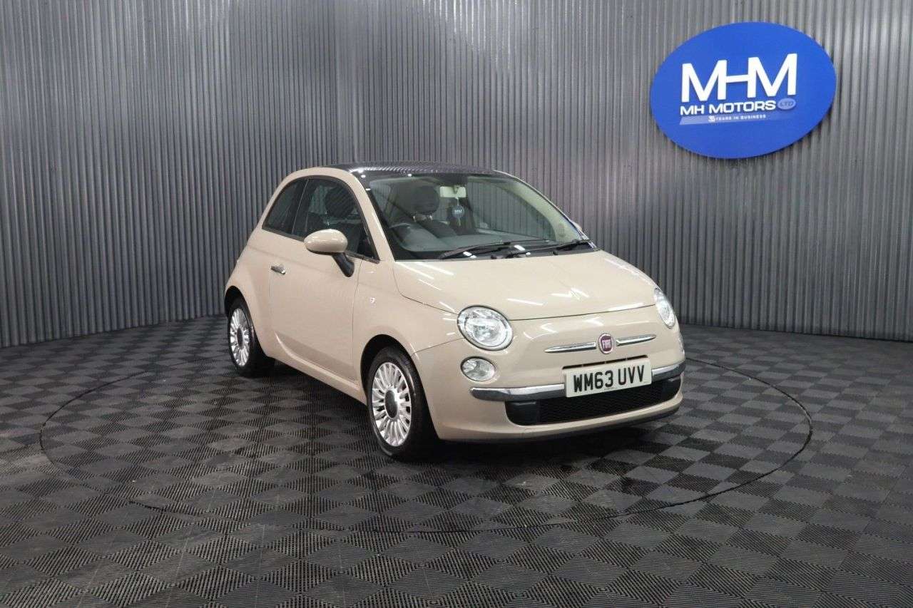 A 2014 FIAT 500 1.2 Lounge Hatchback 3dr Petrol Manual Euro 6 (s/s) (69 bhp) LOW INSURANCE A 2014 FIAT 500 1.2 Lounge Hatchback 3dr Petrol Manual Euro 6 (s/s) (69 bhp) LOW INSURANCE