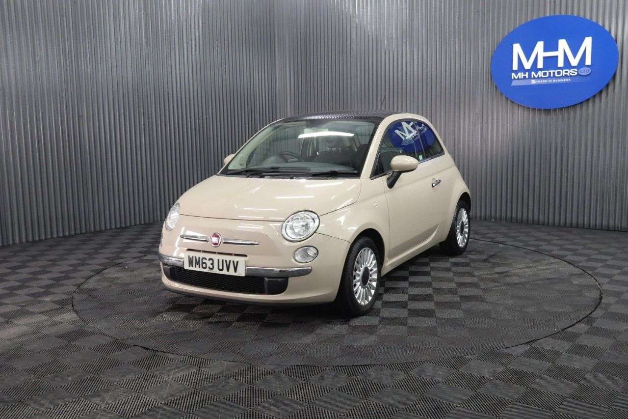 A 2014 FIAT 500 1.2 Lounge Hatchback 3dr Petrol Manual Euro 6 (s/s) (69 bhp) LOW INSURANCE A 2014 FIAT 500 1.2 Lounge Hatchback 3dr Petrol Manual Euro 6 (s/s) (69 bhp) LOW INSURANCE