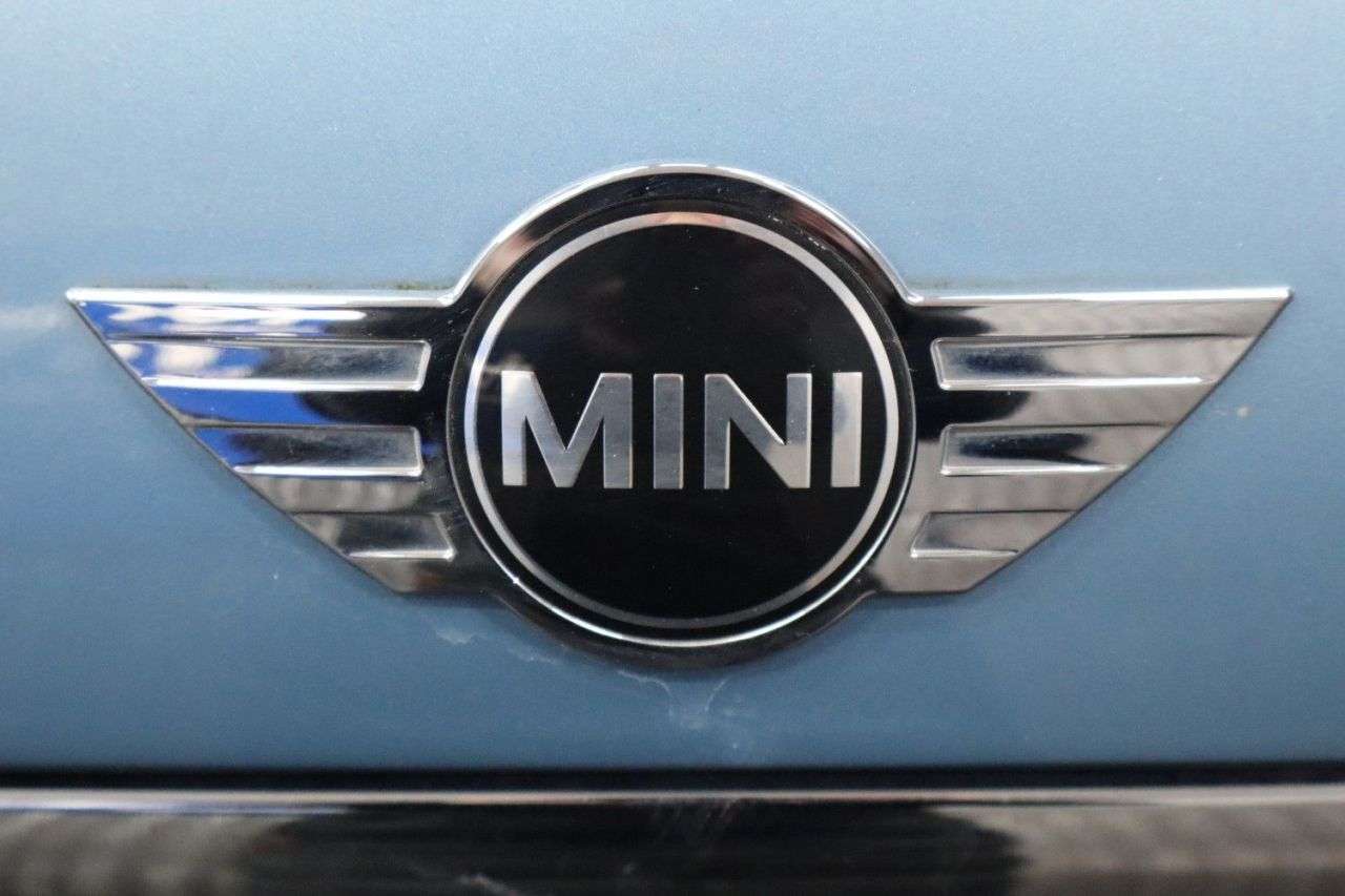 2016 MINI CLUBMAN 2016 MINI CLUBMAN