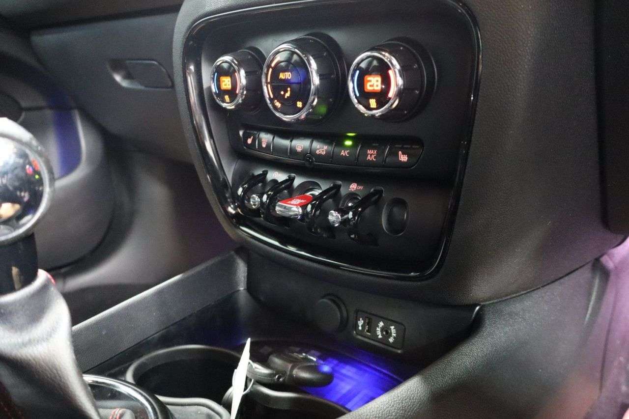 2016 MINI CLUBMAN 2016 MINI CLUBMAN