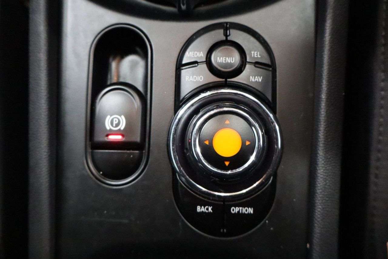 2016 MINI CLUBMAN 2016 MINI CLUBMAN