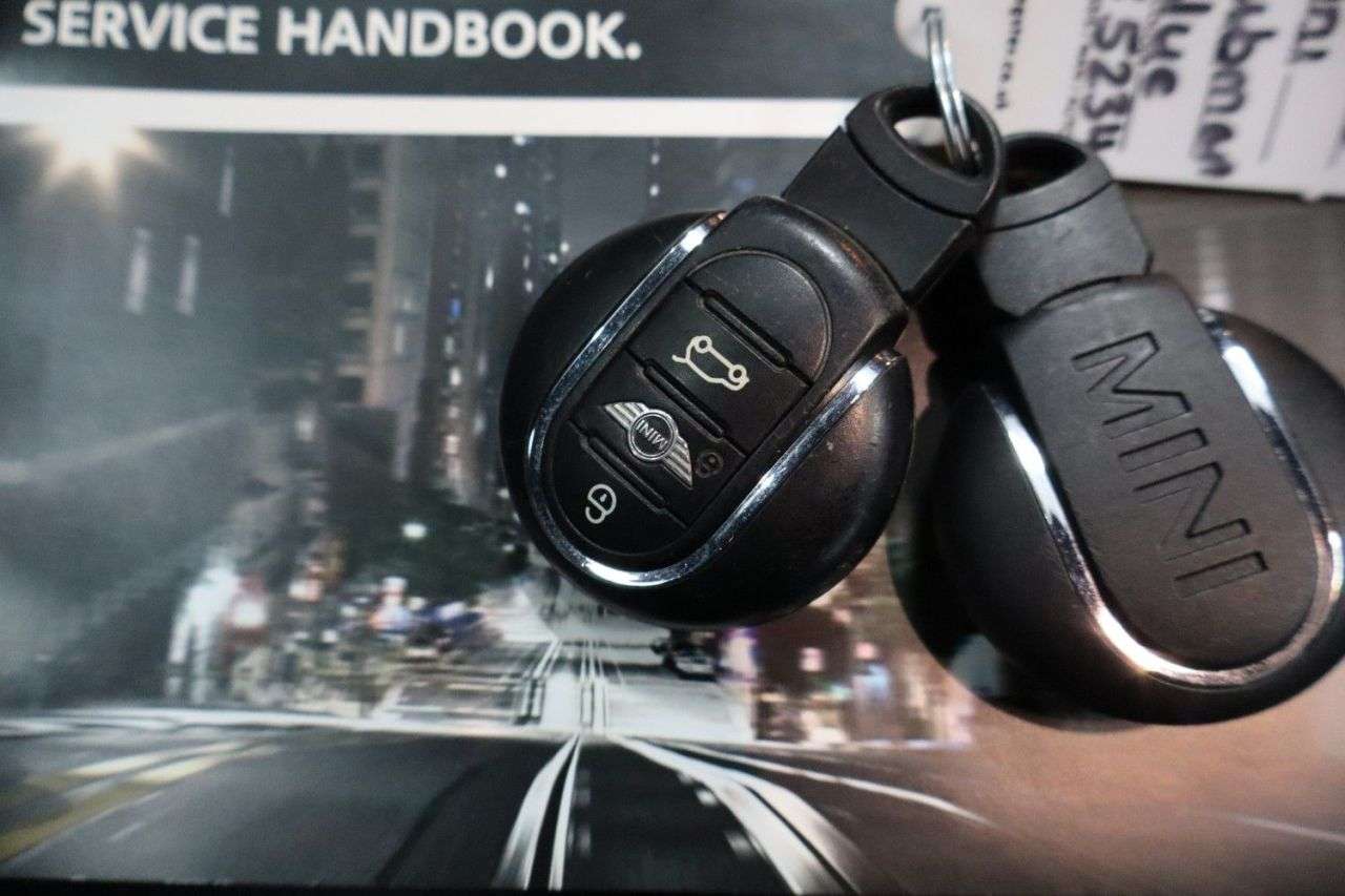 2016 MINI CLUBMAN 2016 MINI CLUBMAN